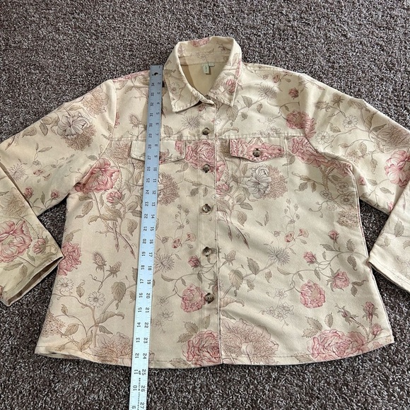 Bu JJ Cream and Pink Utility Jacket with Floral Design - Picture 3 of 8